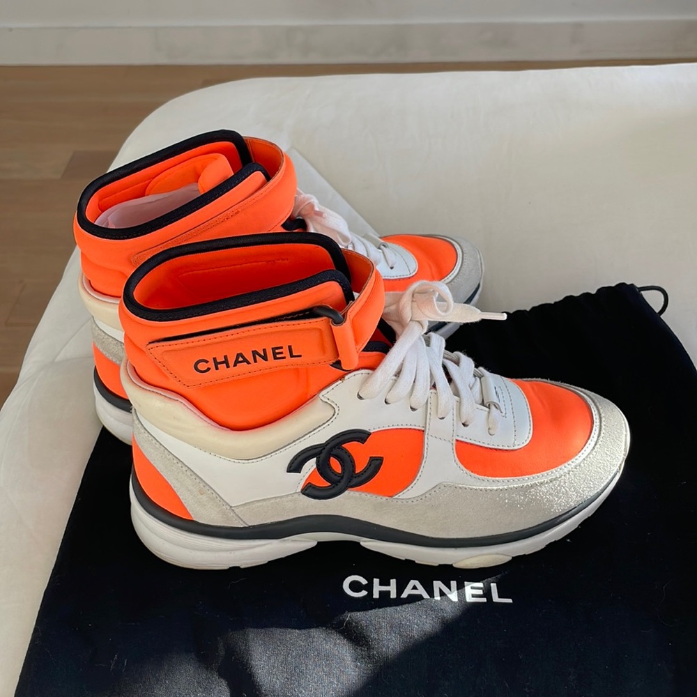 ❤️‍🔥 Chanel high top sneakers in neon orange with velcro logo strap❤️‍🔥